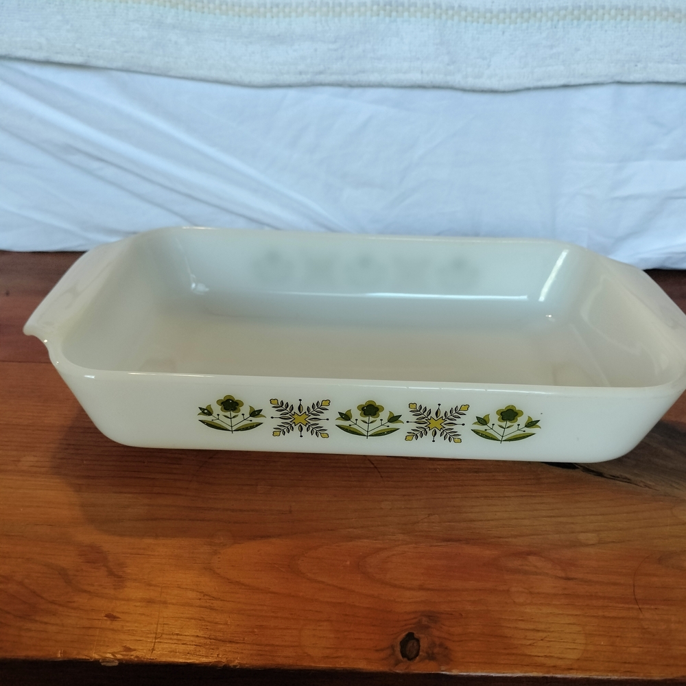 Vintage Anchor Hocking White Baking Dish 432 1.5 Qt. with Green Meadow Pattern